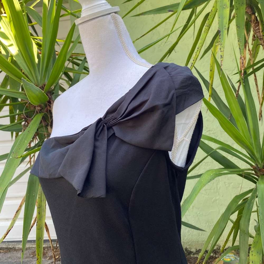 One Shoulder Black Big Bow Top